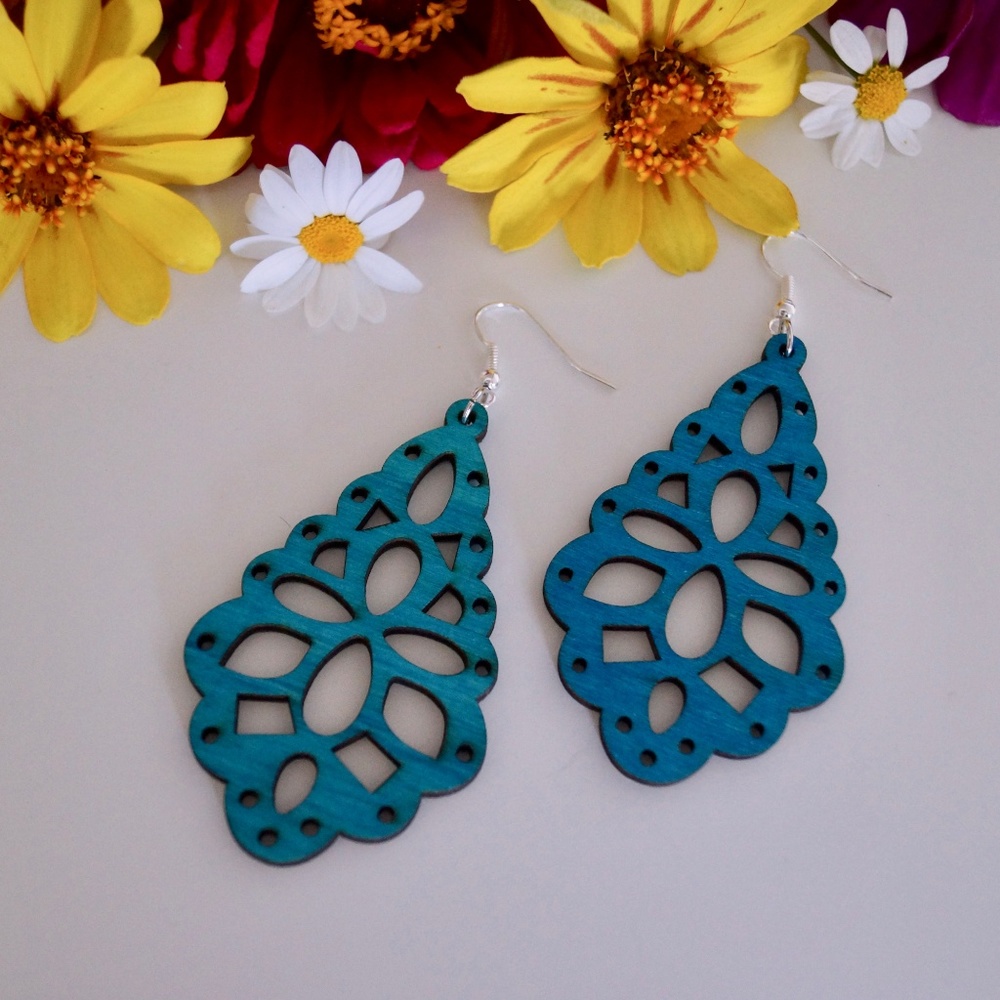 NWT Laser Cut Wooden Earrings in Turquoise - Picture 7 of 8